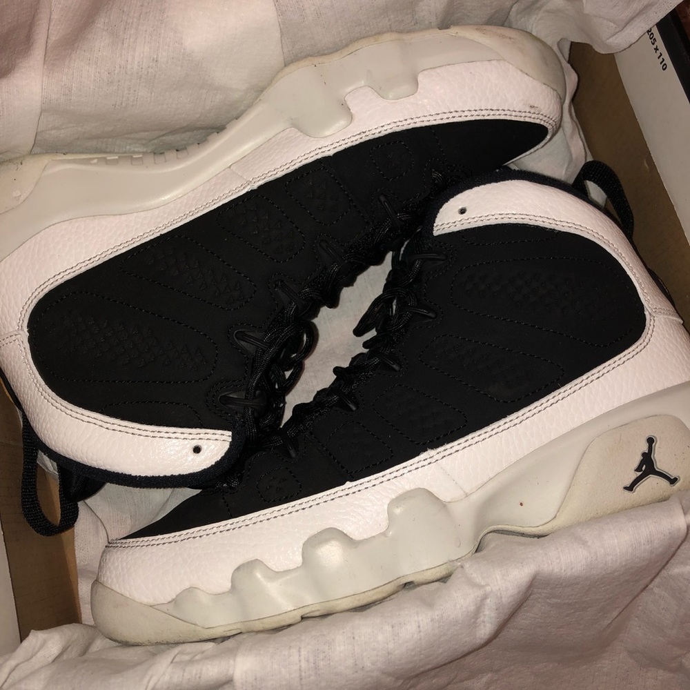 Air Jordan Retro 9